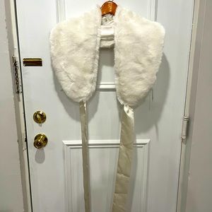 David’s Bridal Ivory Stole